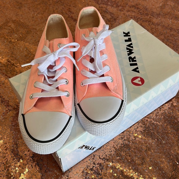 Women's Airwalk Legacee Pink Canvas Lace-Up Sneakers, Size 8.5 - NEW IN BOX! - Picture 1 of 12